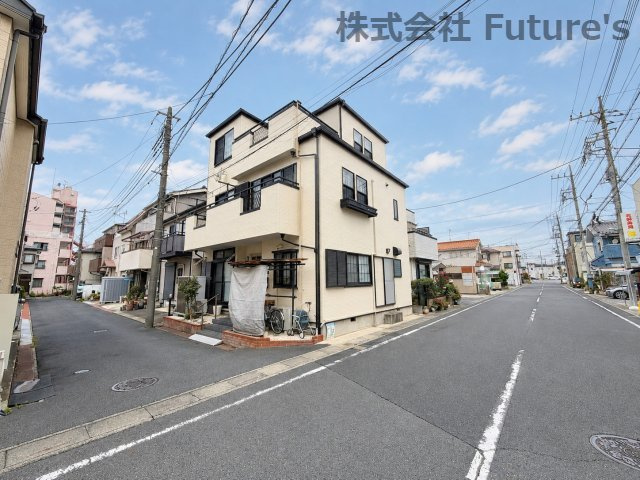 三郷市戸ケ崎3丁目　中古戸建の前面道路含む現地写真|前面道路含む現地写真です。