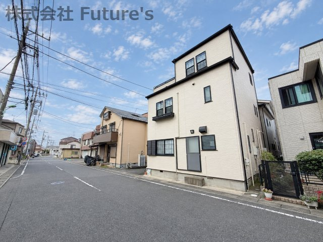 三郷市戸ケ崎3丁目　中古戸建の前面道路含む現地写真|前面道路含む現地写真です。