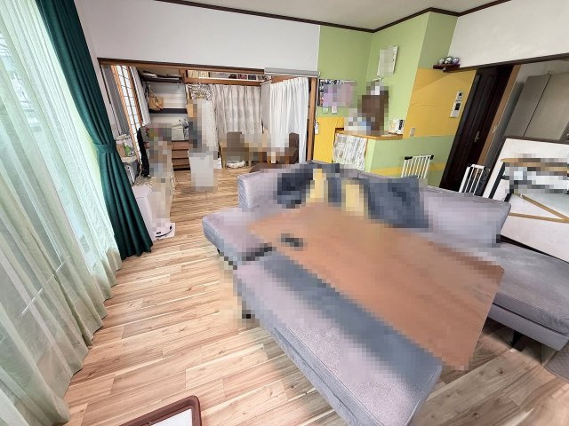 三郷市戸ケ崎3丁目　中古戸建の居間・リビング|2階のリビング16帖。