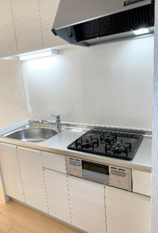 常滑市大野町４丁目　中古戸建のキッチン