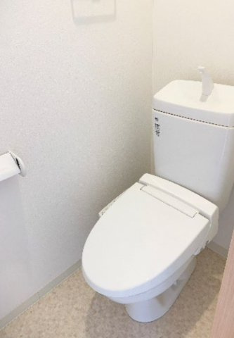 常滑市大野町４丁目　中古戸建のトイレ