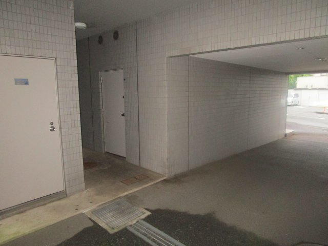 横浜市青葉区田奈町の倉庫の外観