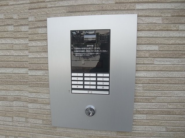 神戸市長田区六番町６丁目のハイツのエントランス|ＴＶモニターフォン連動のオートロックをエントランスに有ります