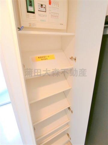 コンフォリア西蒲田の設備|玄関収納　シューズBOX