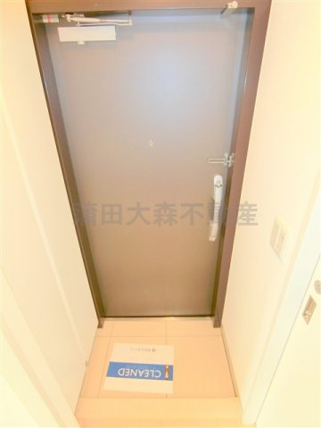 コンフォリア西蒲田の玄関