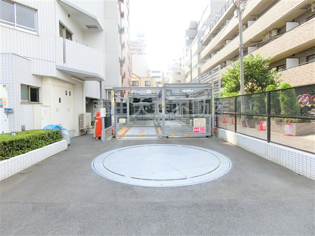 コンフォリア西蒲田の駐車場|敷地内機械式駐車場