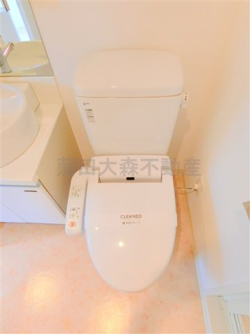 コンフォリア西蒲田のトイレ|温水洗浄便座付きのトイレ