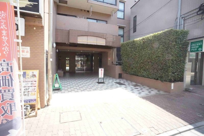 ライオンズステーションプラザ千歳烏山のエントランス