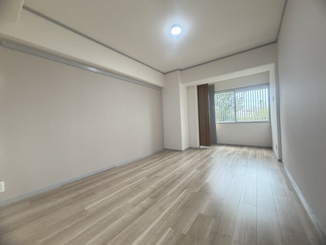 朝霧マンションA棟の洋室