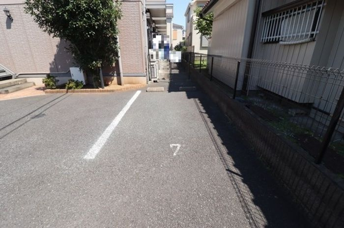 プルミエコートの駐車場