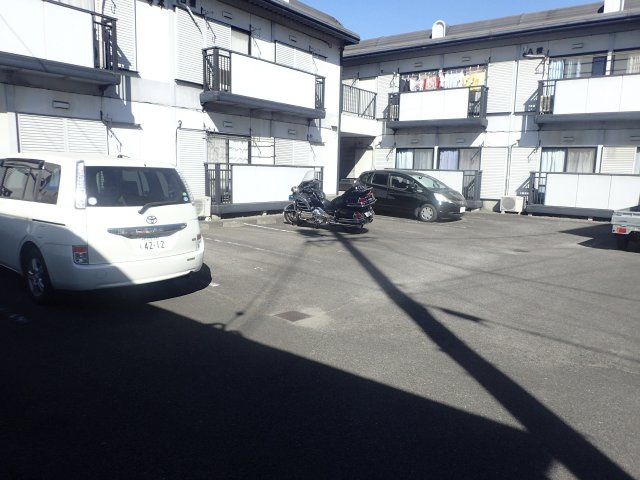 サンライフ・テラモトA棟の駐車場
