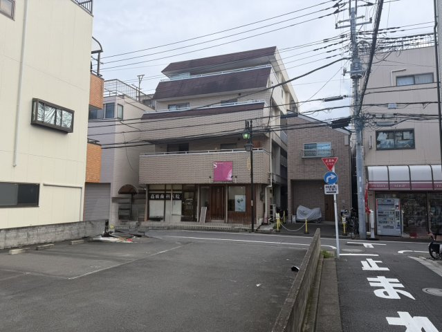 フォレスト西大島の外観|温かみのあるタイル張りが印象的な外観。