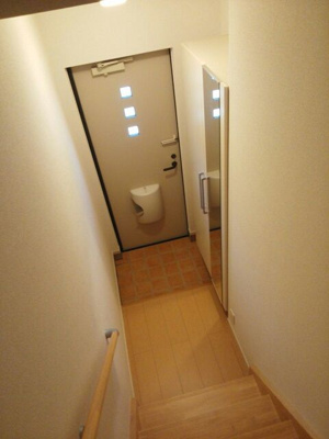 【玄関】 | アレンデールＢ棟 | ※同物件、同タイプ、間取り反転のお部屋です