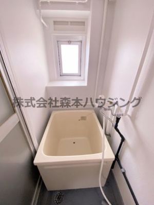 【浴室】 | 　ビレッジハウス春日Ⅰ　6号棟 | コンパクトで使いやすいお風呂です