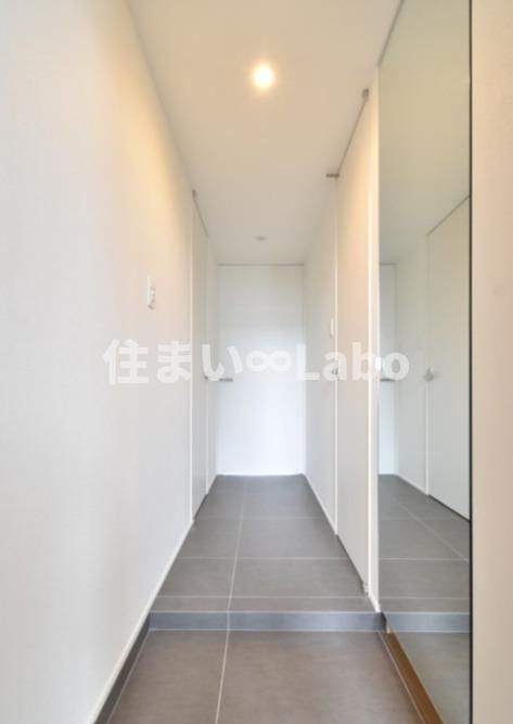 Ropponmatsu View Apartmentの玄関