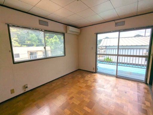 白鳥台一戸建の洋室
