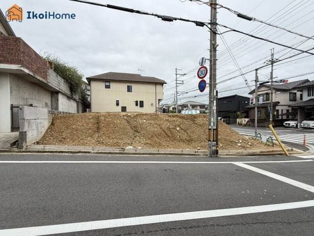明石市大久保町高丘１丁目　全２区画１号地の前面道路含む現地写真|●資料・カタログのご請求無料●バス停まで徒歩3分、 14分で大久保駅にも到着し通勤や通学に便利な立地