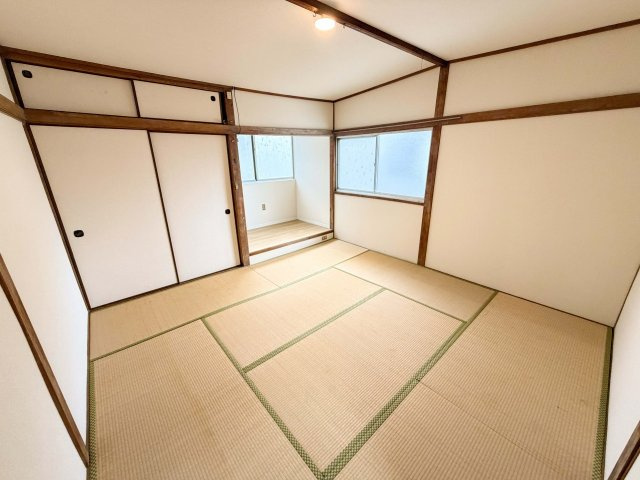 泉北郡忠岡町忠岡北二丁目　戸建の和室|＜2階和室＊7.8帖＞床の間のあるゆったりとした和室