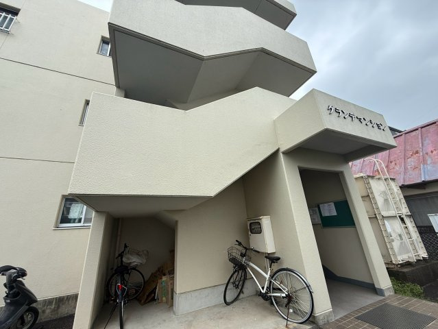 グランデマンションのロビー