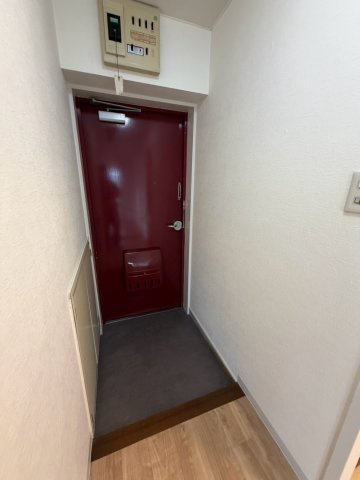 グランデマンションの玄関