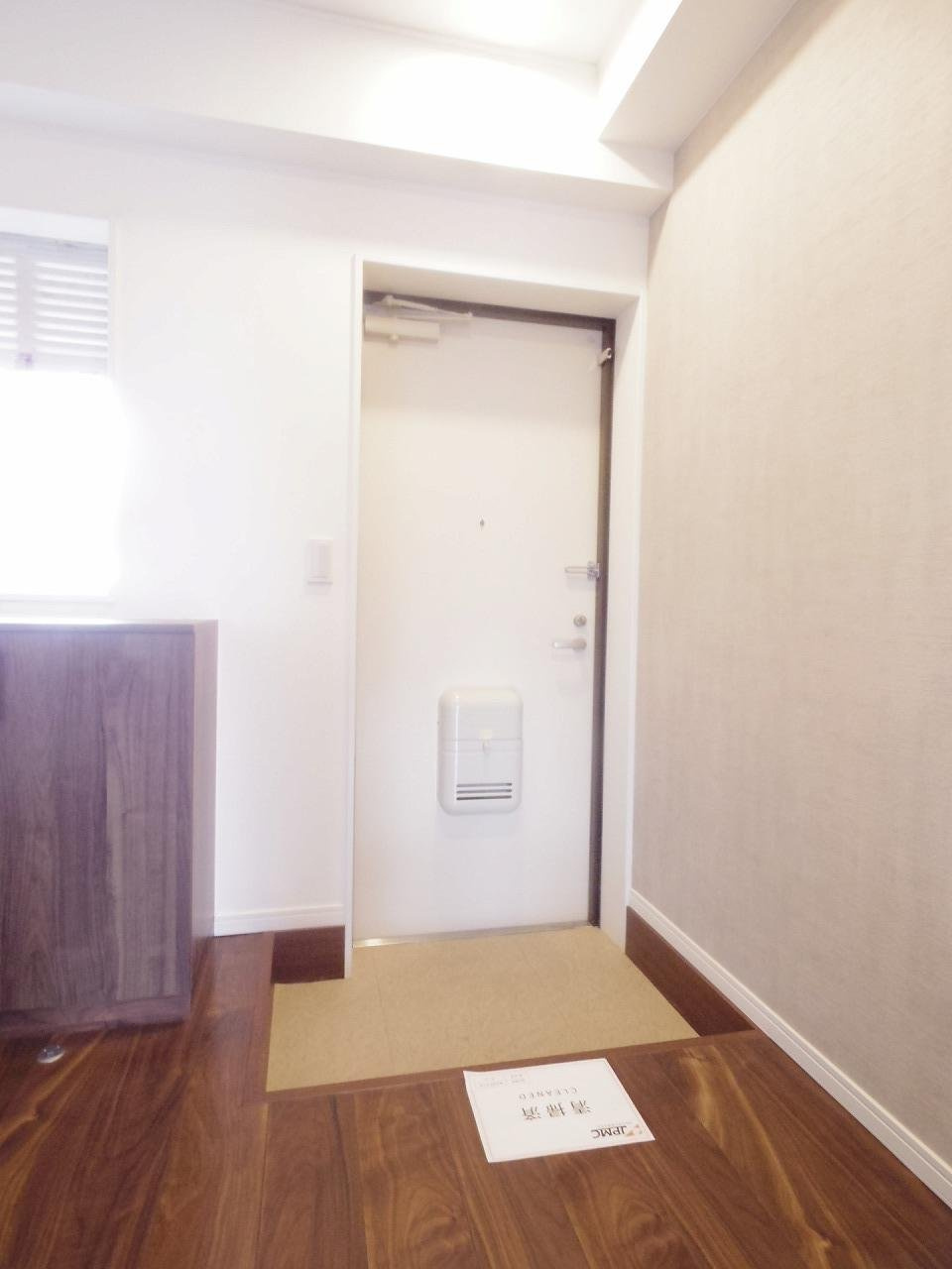 氷川台コートの玄関|※他号室写真です