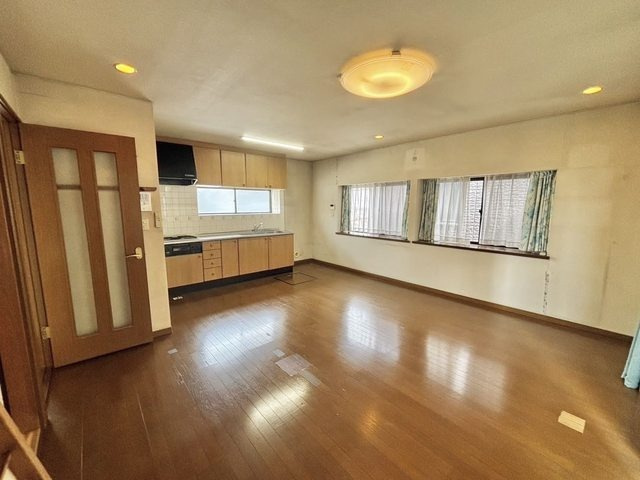 所沢市宮本町1丁目　中古売戸建の居間・リビング