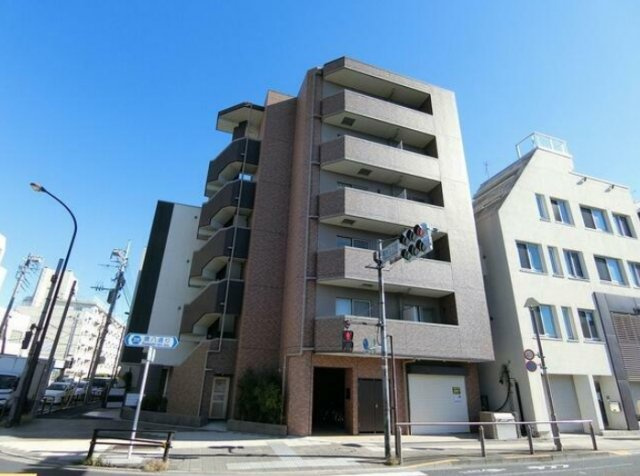 【外観】 | リブリ・ドルチェ | 鉄筋コンクリート造のがっちりとした建物。