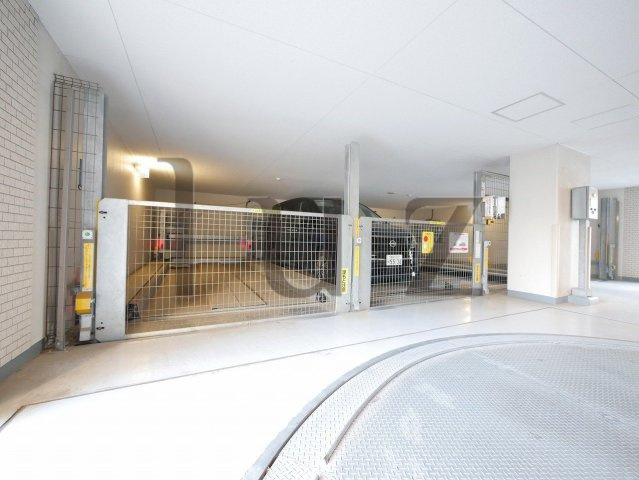 ザパークハウス横浜伊勢町の駐車場