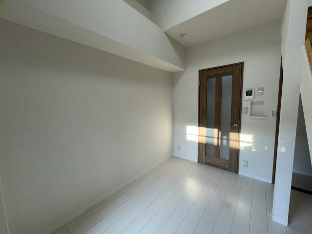 杉並区西荻南１丁目の賃貸マンションの居間・リビング
