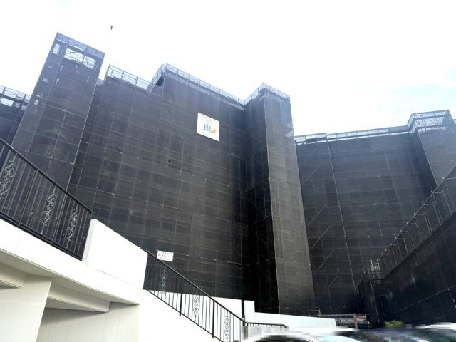 アンビエントジェームス山一番館の外観|現在大規模修繕工事中です