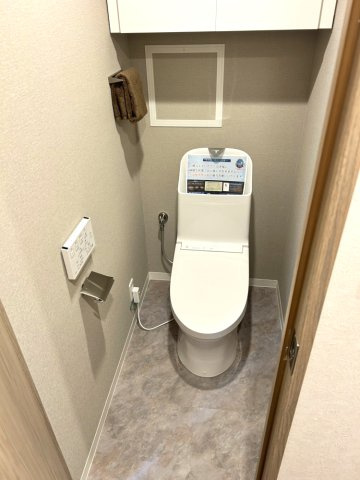 アンビエントジェームス山一番館のトイレ|落ち着いた色調のトイレです