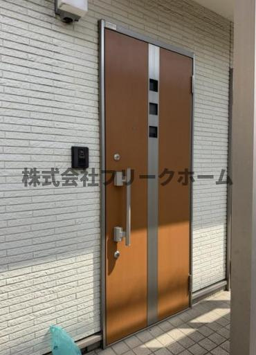 武蔵野市吉祥寺南町２丁目のアパートの玄関
