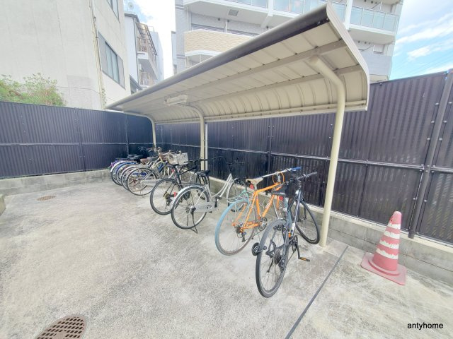 サンパレス塚本　仲介手数料無料の駐車場