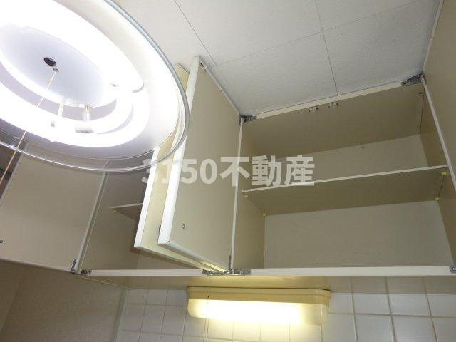 タウンロイヤル渡辺のキッチン|キッチン上部