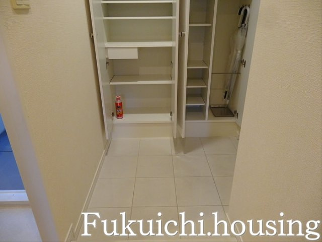 イーリスコート桜上水の玄関