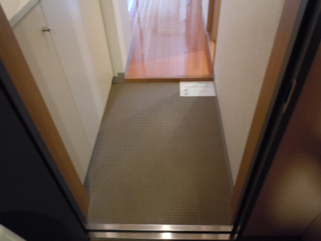 スクエアの玄関