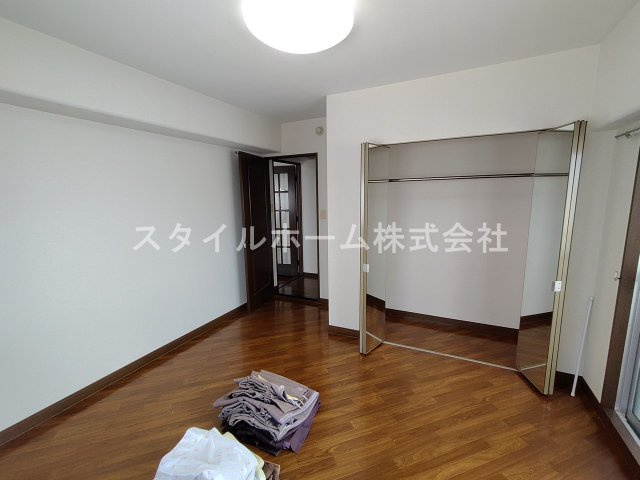 ジナ東海の洋室|別部屋写真です。