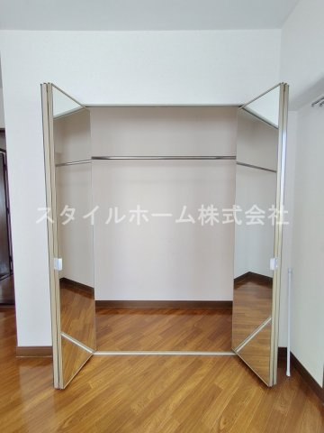 ジナ東海の収納|別部屋写真です。