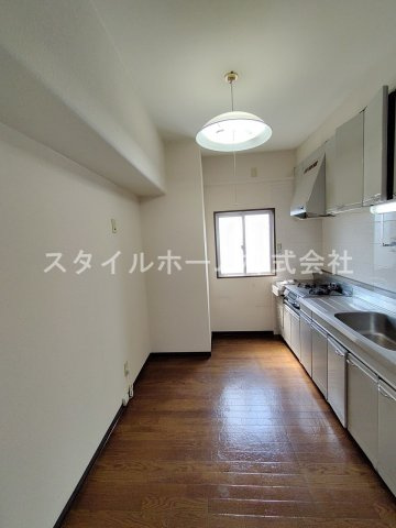 ジナ東海の居間・リビング|別部屋写真です。