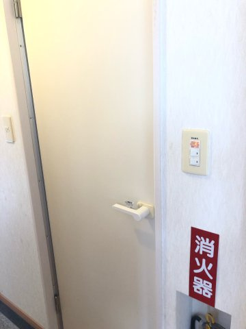コーポラスアサフの玄関