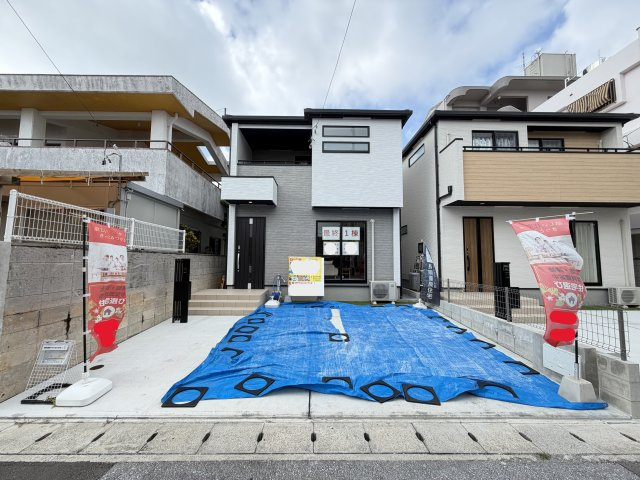糸満市西崎（全2棟）ラスト1号棟の外観|1号棟　並列駐車2台完備♪