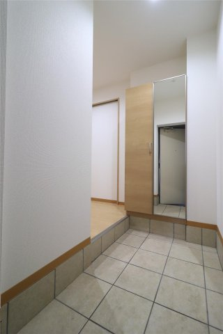 Iris Garden大元西の玄関