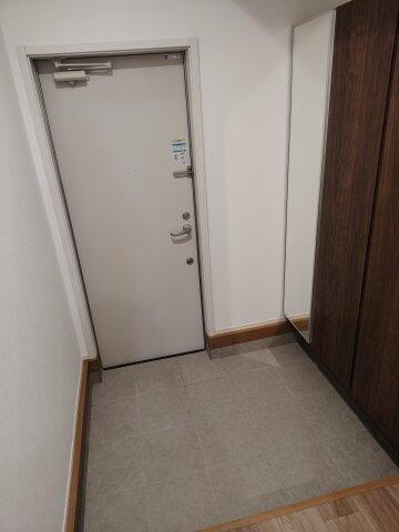 ボヌールメゾンＣの玄関