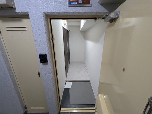 新大阪南愛ビルの玄関