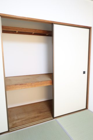メゾンド東大和の収納|202号室の写真を使用しています。