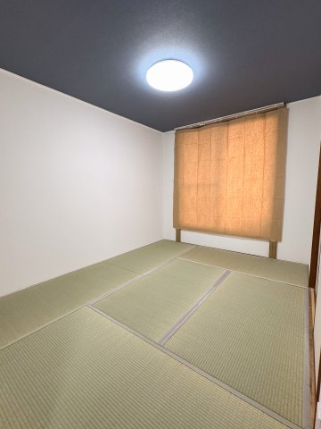 メゾンド東大和の和室|202号室の写真を使用しています。