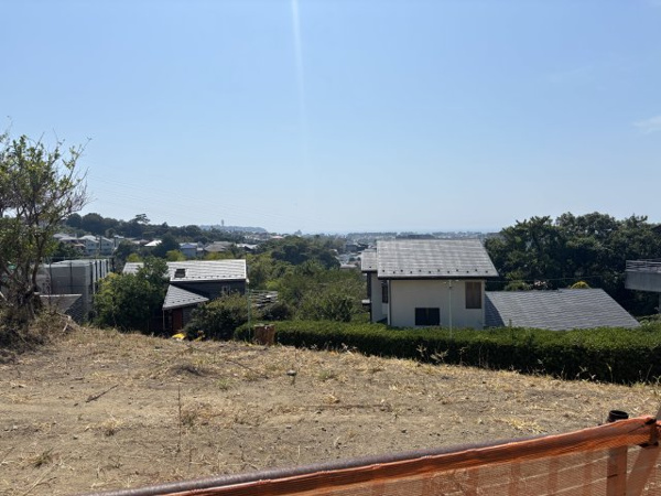 空と緑が響き合う贅沢、成熟した邸宅街「片瀬山」売地の画像