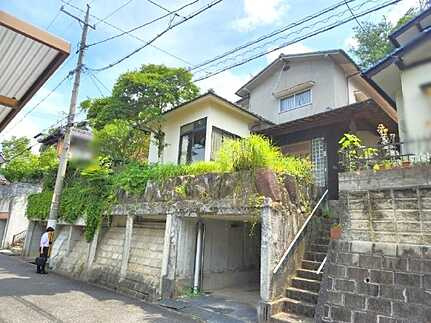 東区馬木3丁目中古戸建の前面道路含む現地写真