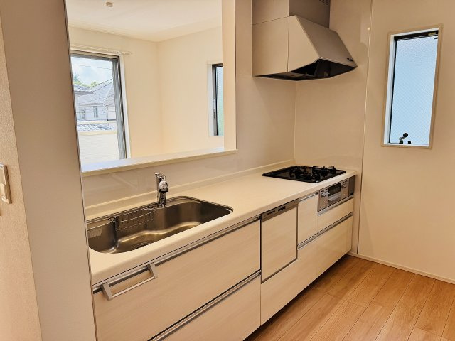 八王子市　台町　中古戸建てのキッチン|～使い勝手の良いシステムキッチン～