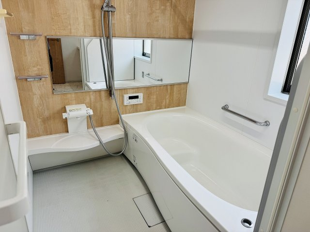 八王子市　台町　中古戸建ての浴室|～のびのびくつろげるバスルーム　１日の締めくくりに癒やしのバスタイムを～